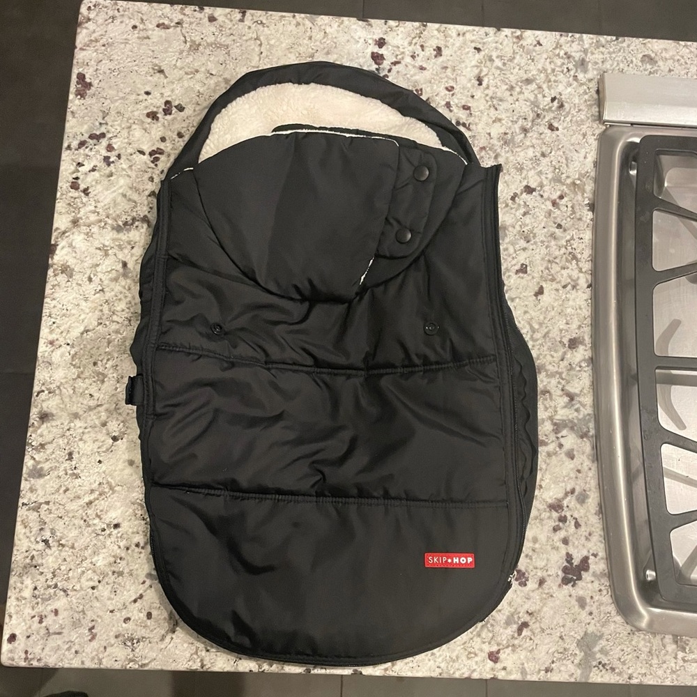 Skip hop carseat cover